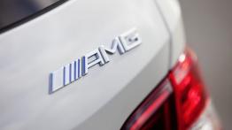 Mercedes ML63 AMG 2012 - emblemat