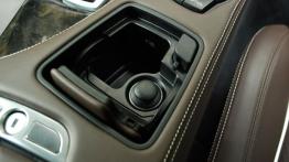 BMW Seria 6 F06 Gran Coupe 640d 313KM - galeria redakcyjna (2) - schowek w tunelu środkowym