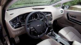 Kia ceed Sportswagon II (2012) - pełny panel przedni