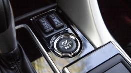 Mitsubishi Eclipse Cross 1.5 T 163 KM - galeria redakcyjna (2) - widok ogólny wnętrza z przodu