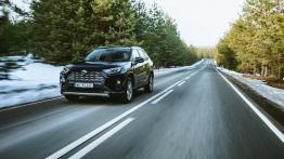 Toyota RAV4 2.5 Hybrid Dynamic Force 218 KM - galeria redakcyjna (2) - widok z przodu