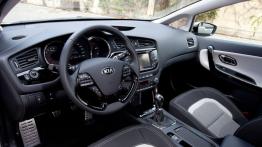 Kia ceed Sportswagon II (2012) - pełny panel przedni