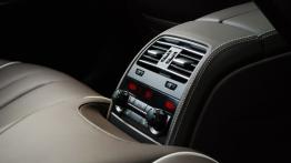 BMW Seria 6 F06 Gran Coupe 640d 313KM - galeria redakcyjna (2) - panel sterowania z tyłu