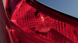 Mercedes B200 CDI 2012 - lewy tylny reflektor - włączony