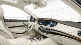 Mercedes-Maybach S 600 (X 222) - widok ogólny wnętrza z przodu