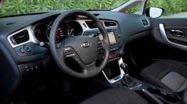 Kia ceed Sportswagon II (2012) - pełny panel przedni