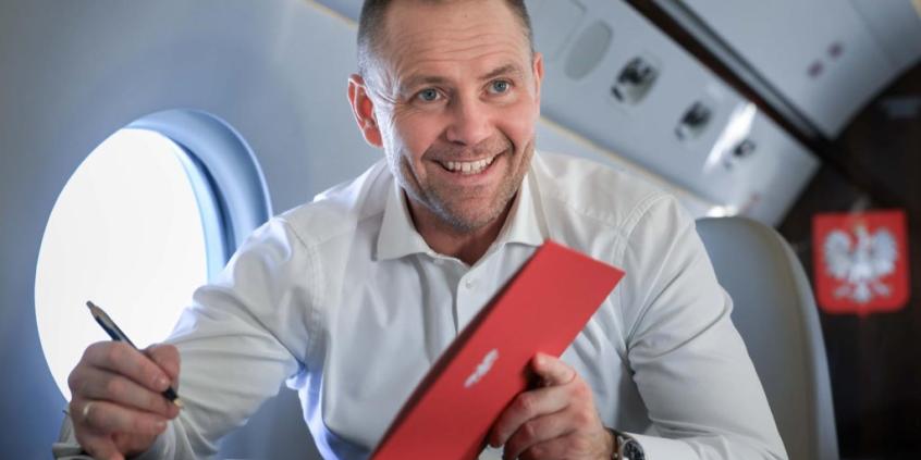 Prezydent Karol Nawrocki podpisał ustawy obniżające ceny paliw. Na stacjach ma być taniej o 1,20 zł