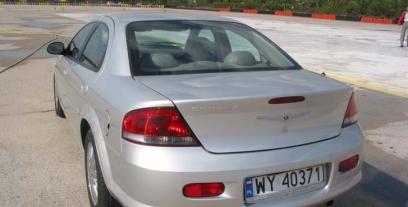 Chrysler Sebring II Sedan 2.0 i 16V 141KM 104kW 2000-2006
