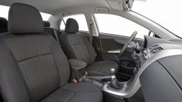 Toyota Corolla Sedan 2007 - widok ogólny wnętrza z przodu