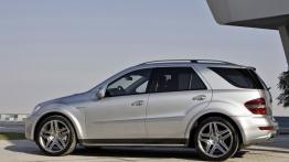 Mercedes Klasa M AMG 2008 - lewy bok