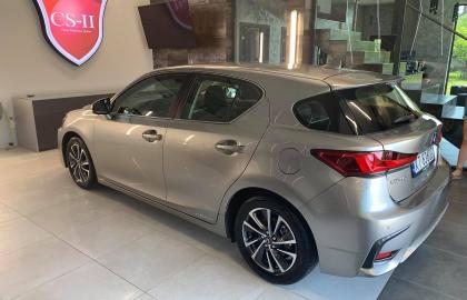 Lexus CT200h