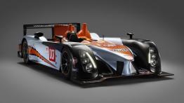 Aston Martin AMR-One 2011 - przód - reflektory włączone