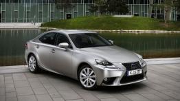 Lexus IS III 300h (2014) - widok z przodu