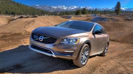 Volvo V60 Cross Country (2015) - widok z przodu