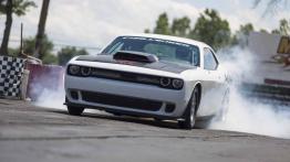 Dodge Challenger Drag Pak Test Vehicle (2015) - widok z przodu