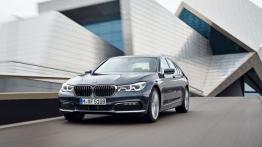 BMW serii 7 G11 730d (2016) - widok z przodu
