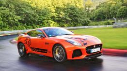 Jaguar F-TYPE SVR (2016) - widok z przodu