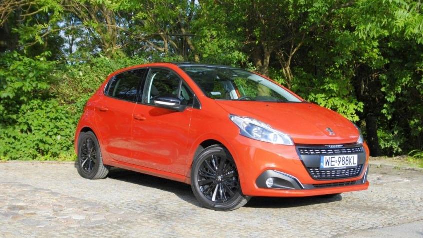Peugeot 208 I Hatchback 5d Facelifting 1.6 BlueHDi 75KM 55kW 2015-2019