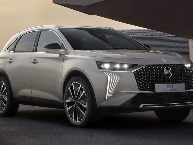 DS 7 Crossback E-Tense Facelifting 1.6 PureTech E-TENSE 300KM 221kW od 2022