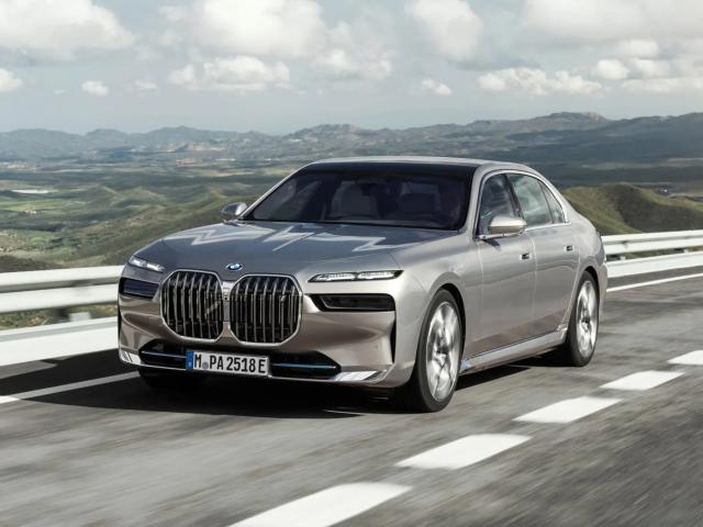 BMW i7 Limuzyna eDrive 50 455KM 335kW od 2023