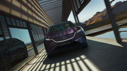 Mazda CX-6e zadebiutowała w Polsce. Elektryczny SUV pokazany na Poznań Motor Show 2026