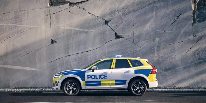 Polska policja przesiada się do potężnych Volvo – BMW ma godnego rywala! Jeden z samochodów już po chrzcie bojowym