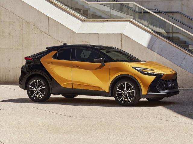 Toyota C-HR II SUV Plug-In 2.0 Hybrid Dynamic Force Plug-in  223KM 164kW od 2023