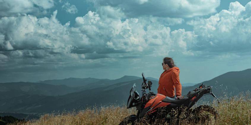 Kobiecy TOP: 10 polecanych motocykli dla doświadczonych motocyklistek – od Sportu po Adventure