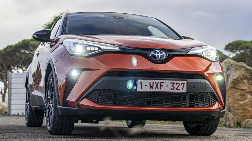 Toyota C-HR Crossover Facelifting