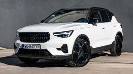 Volvo XC40 B4 Ultra Black Edition 2026 - widok z przodu