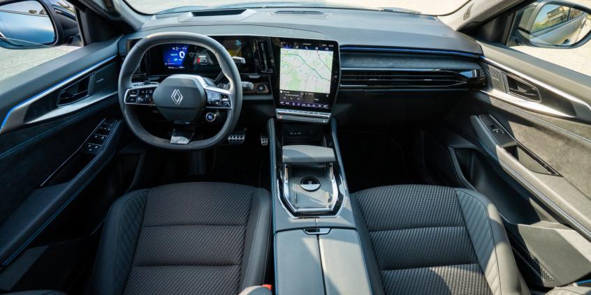 Test: Renault Espace E-Tech full hybrid esprit Alpine to zwykły, choć dobry rodzinny SUV. Jest jednak nadzieja