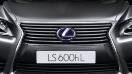 Lexus LS 600h (2013) - grill