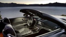 Mercedes SL 2013 - widok ogólny wnętrza z przodu