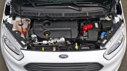 Ford Tourneo Courier (2013) - maska otwarta