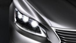 Lexus LS 600h (2013) - prawy przedni reflektor - włączony