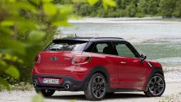 Mini Paceman John Cooper Works Package (2013) - widok z tyłu
