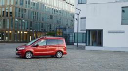 Ford Tourneo Courier (2013) - lewy bok