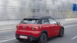 Mini Paceman John Cooper Works Package (2013) - widok z tyłu