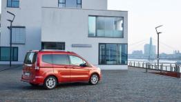 Ford Tourneo Courier (2013) - widok z tyłu