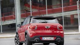 Mini Paceman John Cooper Works Package (2013) - widok z tyłu