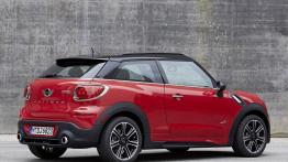 Mini Paceman John Cooper Works Package (2013) - widok z tyłu