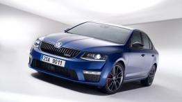 Skoda Octavia III RS Liftback (2013) - przód - reflektory włączone