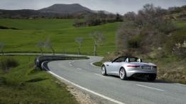 Jaguar F-Type V6S Rhodium Silver - widok z tyłu