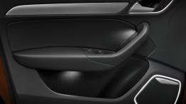 Audi Q3 - drzwi kierowcy od wewnątrz