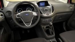 Ford Tourneo Courier (2013) - pełny panel przedni