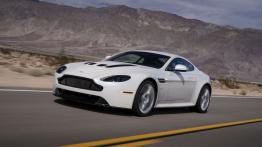 Aston Martin V12 Vantage S (2013) - widok z przodu