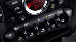 Mini Paceman John Cooper Works Package (2013) - konsola środkowa