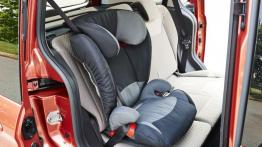 Ford Tourneo Courier (2013) - fotelik dziecięcy z tyłu