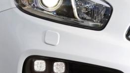 Kia ceed II GT (2013) - prawy przedni reflektor - włączony