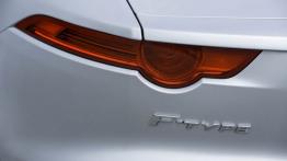 Jaguar F-Type V6S Rhodium Silver - lewy tylny reflektor - wyłączony